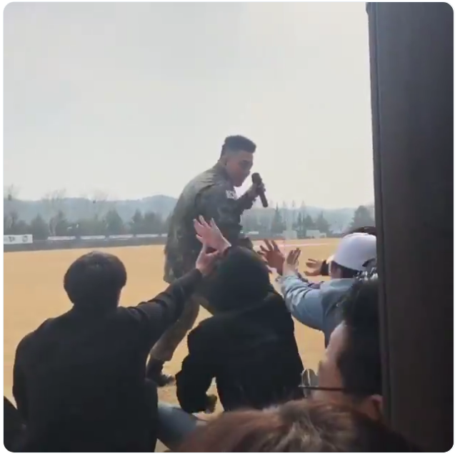 videos-taeyang-and-daesung-performing-at-army-event-2019-02-28