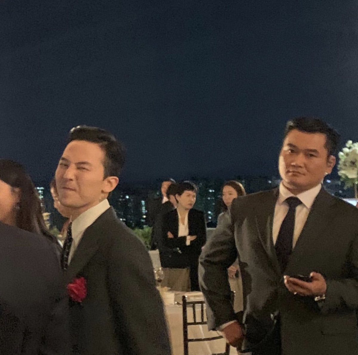 photos-g-dragon-attends-his-sisters-dami-kwon-s-wedding-congratulations-to-the-newly-wed-couple