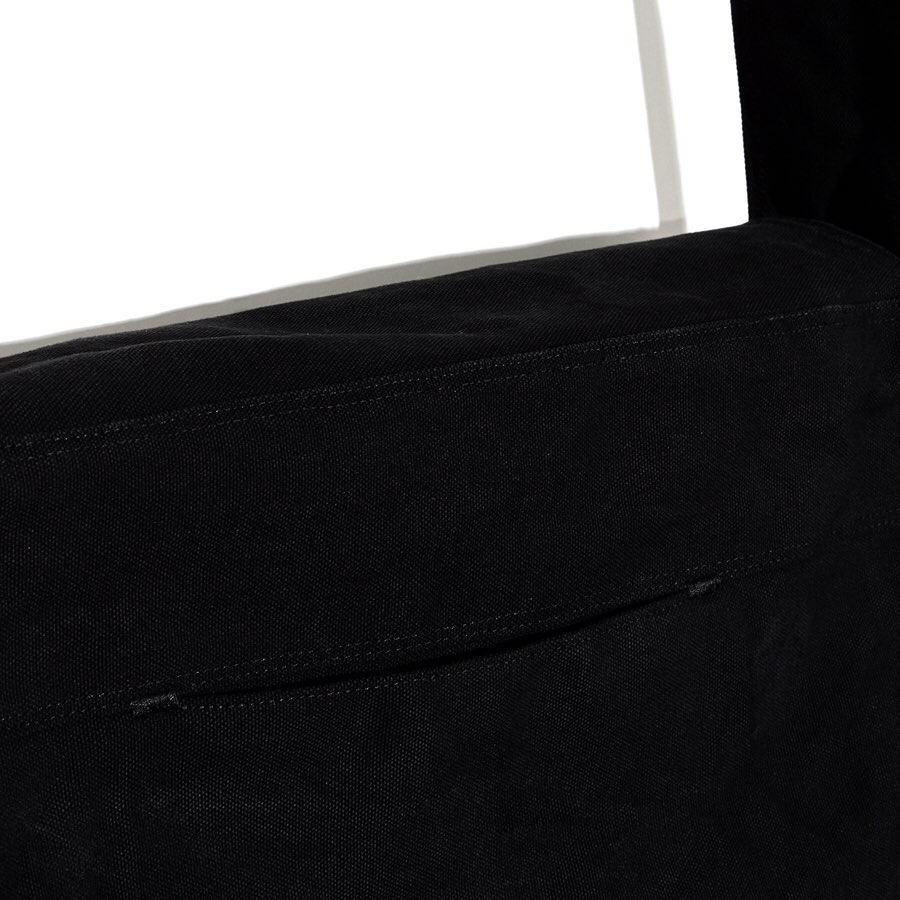 PMO®➖OVERSIZED MESSENGER BAG (BLACK)
PMO®➖LANYARD (BLACK)