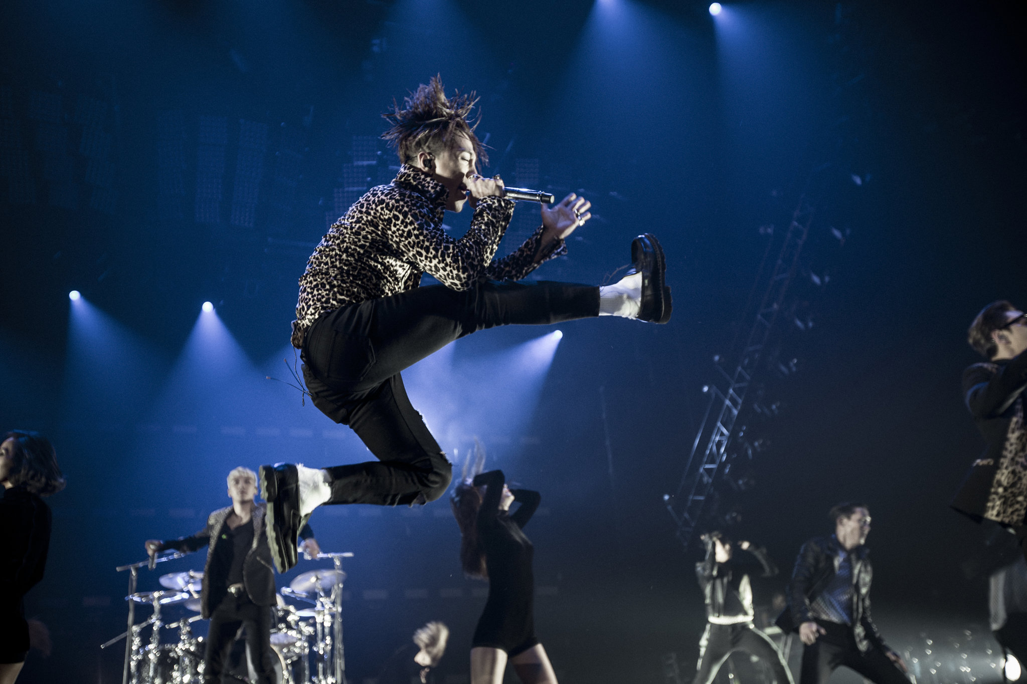 Ny Times Review Bigbang Following The K Pop Playbook With Flash 빅뱅 Bigbangmusic
