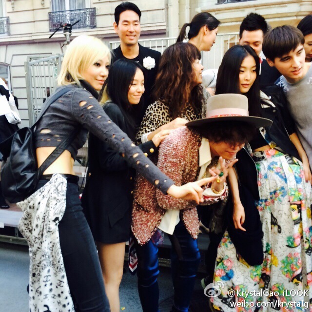 G-Dragon - Chanel Fashion Show - 30sep2014 - KrystalGao_iLOOK - 04.jpg