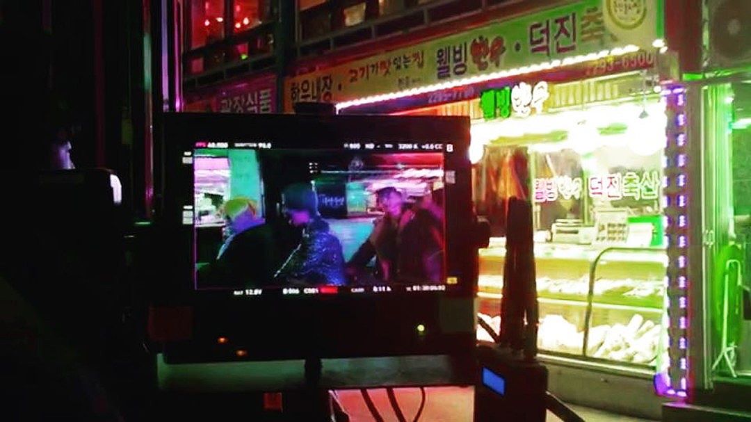G-Dragon Instagram Nov 17, 2016 4:49pm 이런거올려도되나?에라모르겠다
