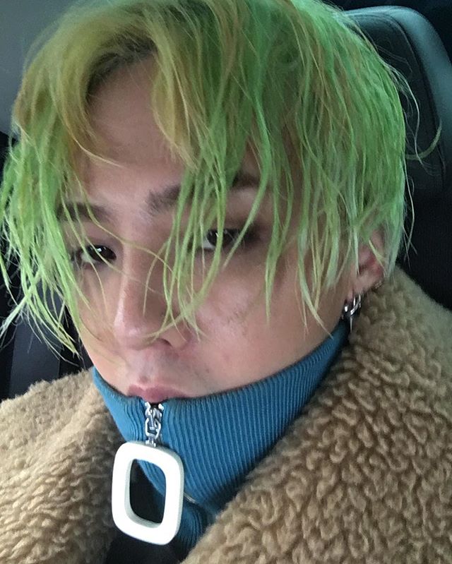 G-Dragon Instagram Dec 31, 2016 2:03pm 찬란했던20대의마지막날이여🥀