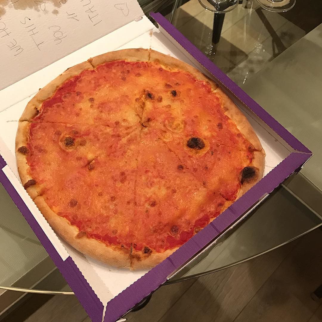 Taeyang Instagram Jan 16, 2017 4:44pm Pizza for breakfast that i received last night.. thank u for making me realize that i'm in ITALY