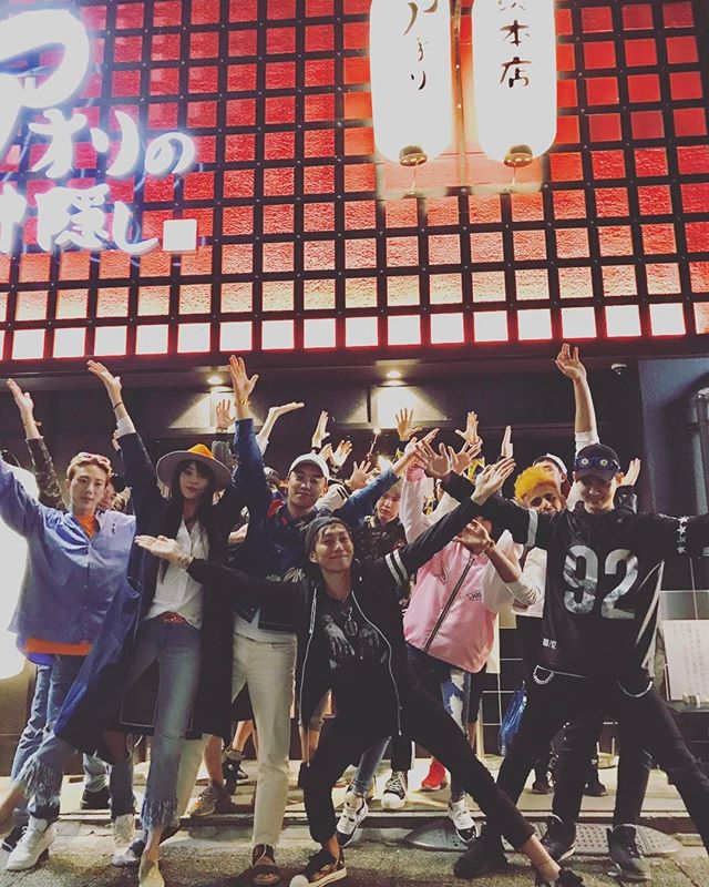 Seungri Instagram Apr 30, 2017 11:07am @naturalhighrecord in @aoriramen roppongi #六本木 本店 #tokyo #東京  やっぱ美味いwwww #아오리라멘 #アオリの神隠し