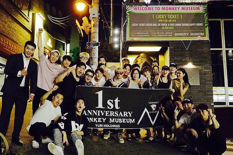 Seungri Instagram Aug 6, 2017 1:53pm @monkey_museum 이 1주년 을 맞이하였습니다  우리 스텝분들 너무 감사드리고 앞으로도 많이 사랑해주세요