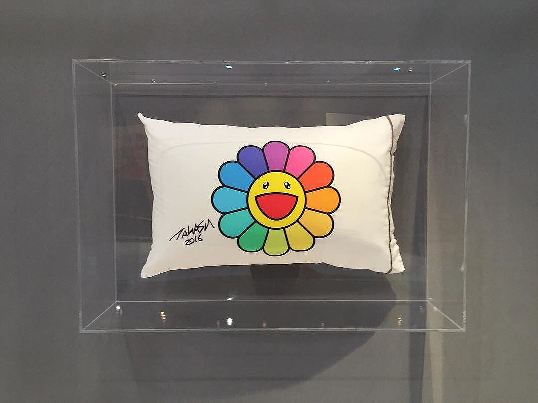 TOP Instagram Sep 29, 2016 9:50am TO SLEEP、OR NOT TO SLEEP-THAT IS THE QUESTION.
signed in English and dated 2016、framed
T.O.P personal pillow、silkscreen、acrylic box

Curated by T.O.P  #TTTOPxSothebys 
#TakashiMurakami
Sothebys.com/tttop