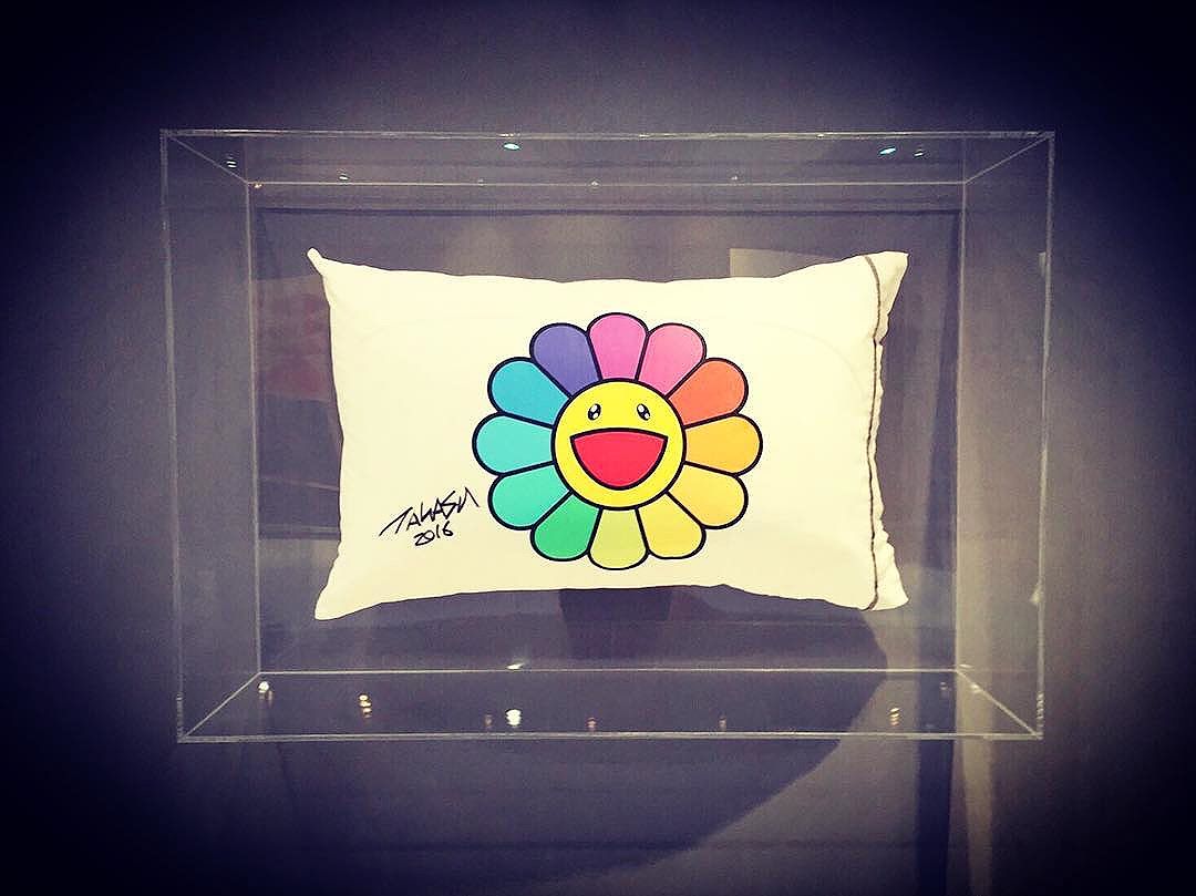 TOP Instagram Sep 29, 2016 9:59am TO SLEEP、OR NOT TO SLEEP
-THAT IS THE QUESTION.
signed in English and dated 2016、framed
T.O.P personal pillow、silkscreen、acrylic box

Curated by T.O.P  #TTTOPxSothebys 
#TakashiMurakami
Sothebys.com/tttop