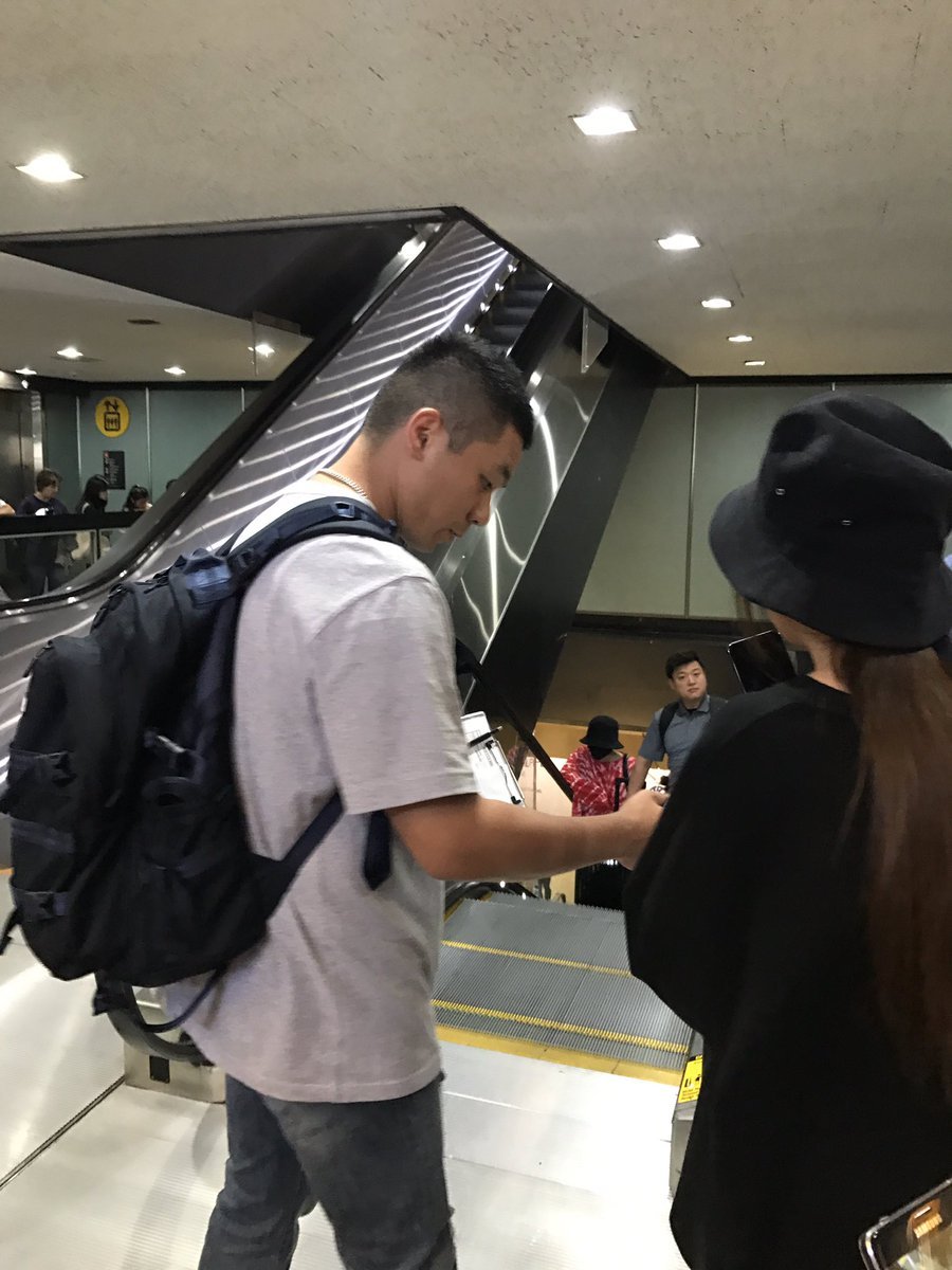 2017-07-10 G-Dragon arrival in Seattle from Seoul (3)