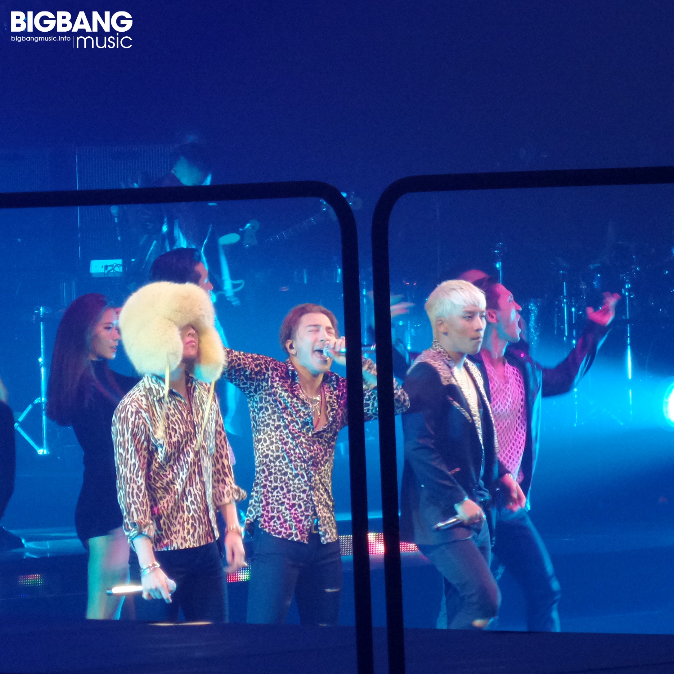 BIGBANG_MADE_in_Anaheim_by_BIGBANGmusic_2015-10-04_3.jpg